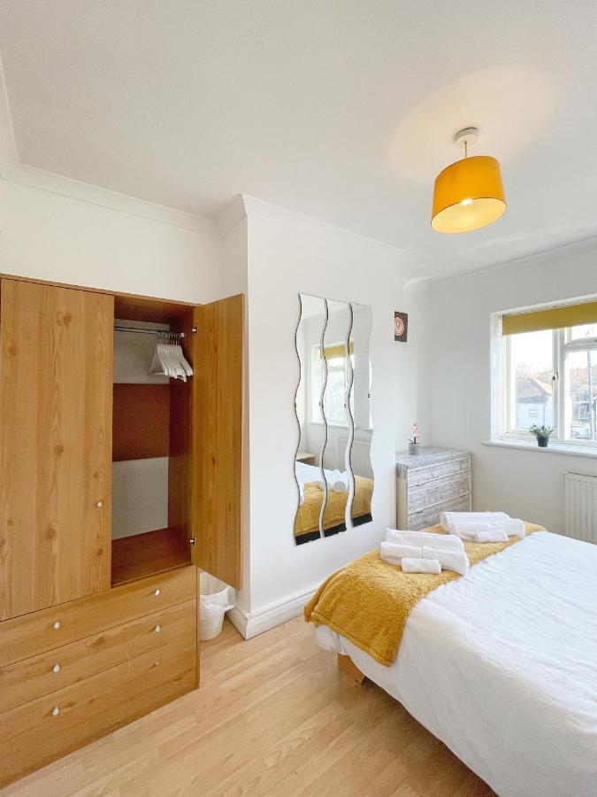 그레이브젠드 3 Bed Duplex Flat, Free Wifi & Netflix, Ideal For Contractors 아파트 외부 사진