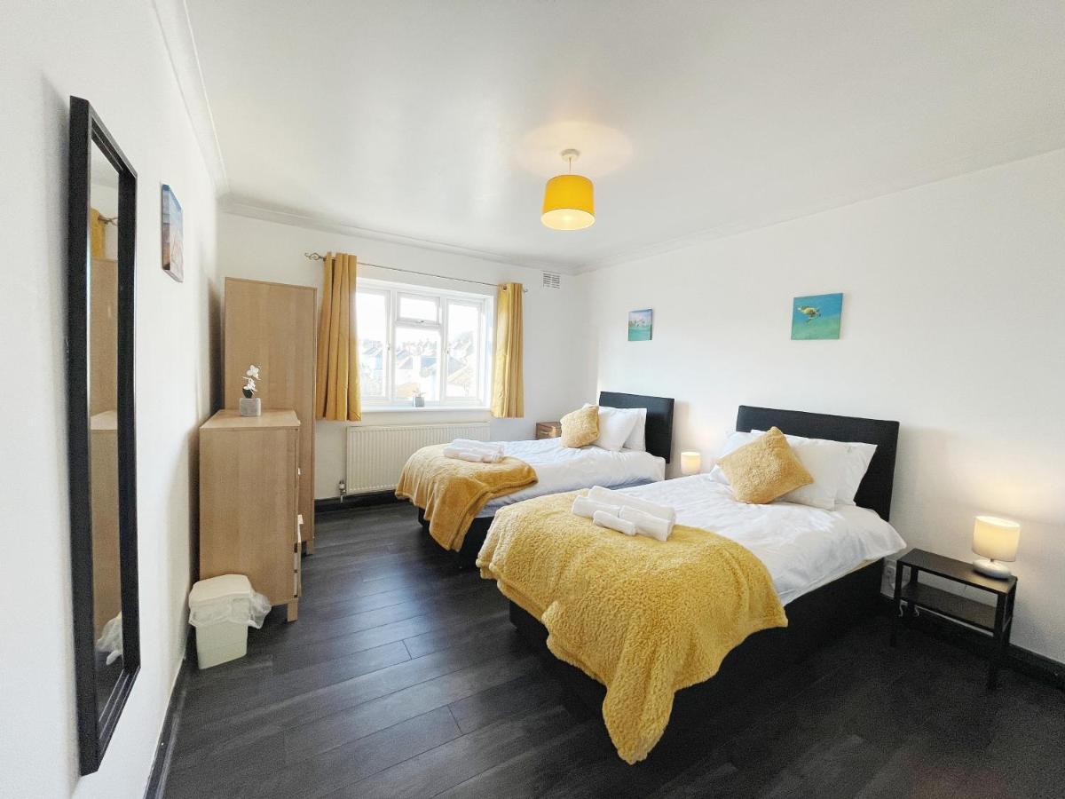 그레이브젠드 3 Bed Duplex Flat, Free Wifi & Netflix, Ideal For Contractors 아파트 외부 사진