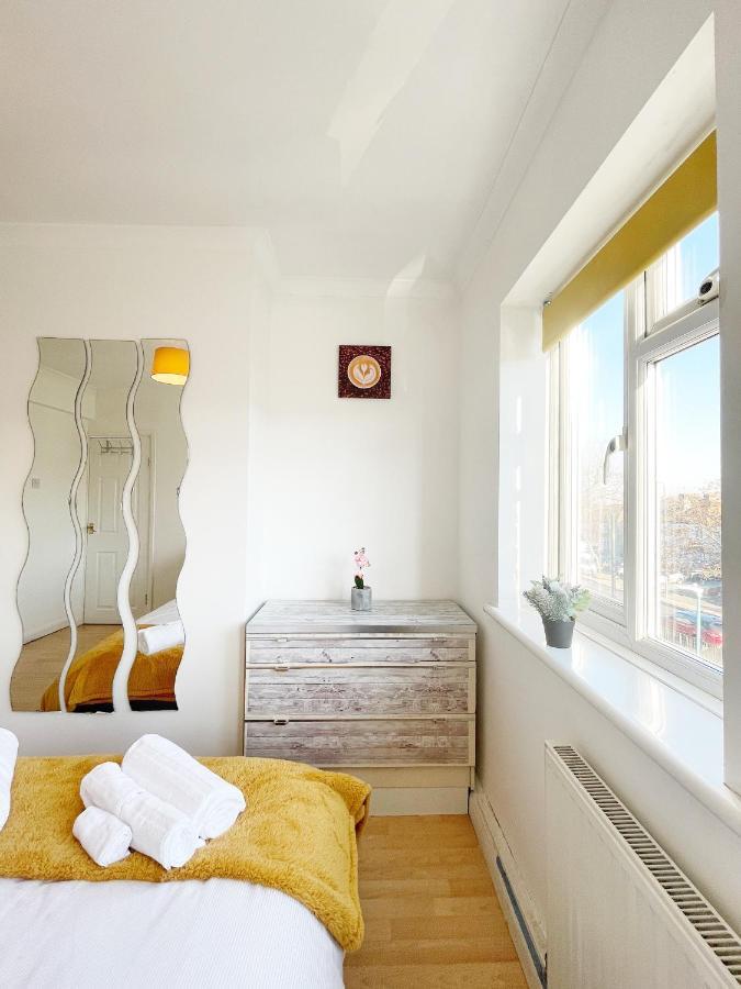 그레이브젠드 3 Bed Duplex Flat, Free Wifi & Netflix, Ideal For Contractors 아파트 외부 사진