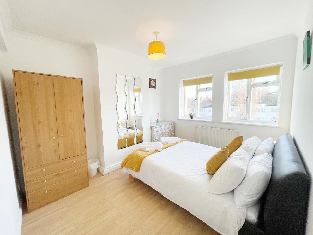 그레이브젠드 3 Bed Duplex Flat, Free Wifi & Netflix, Ideal For Contractors 아파트 외부 사진