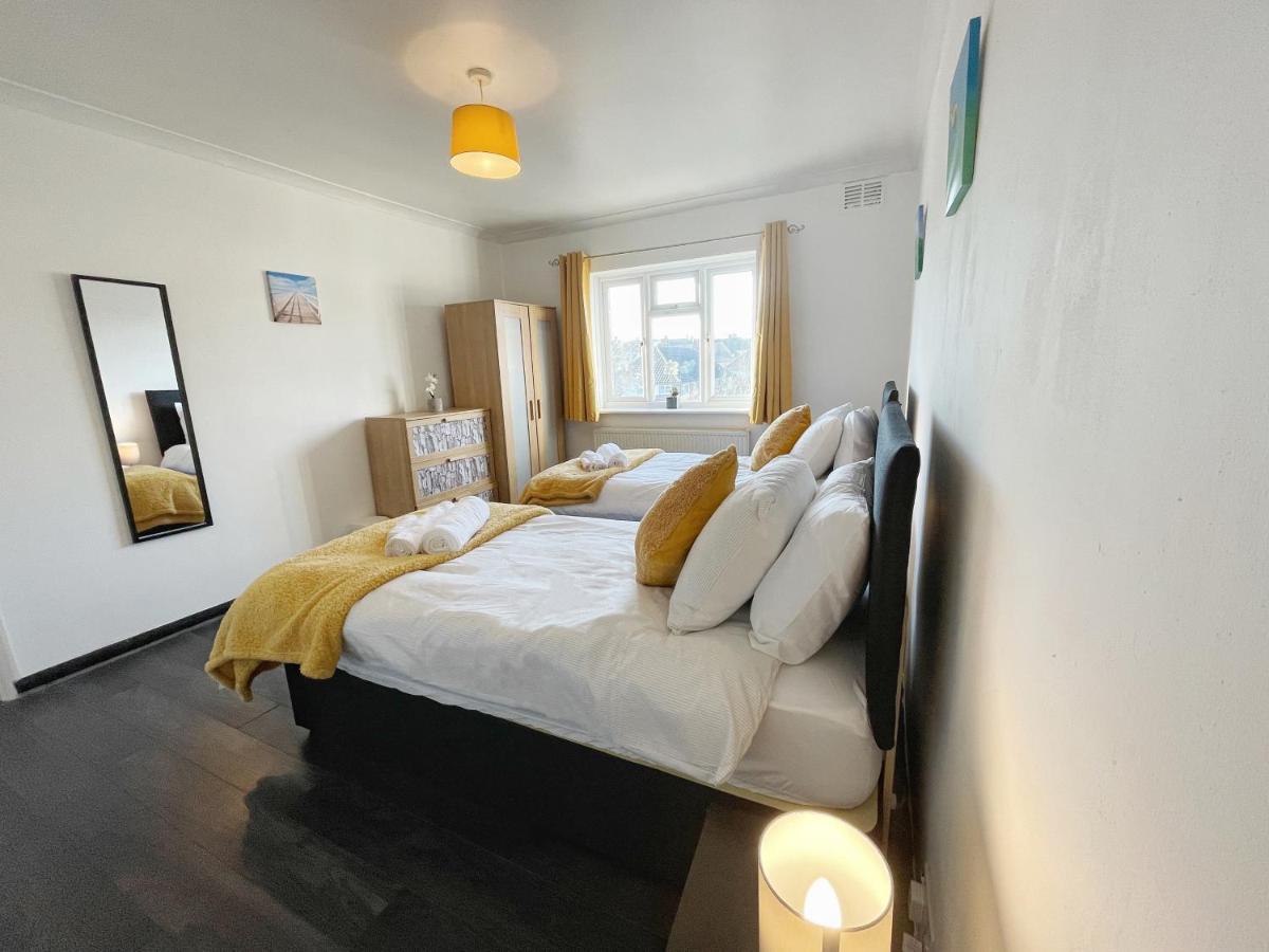 그레이브젠드 3 Bed Duplex Flat, Free Wifi & Netflix, Ideal For Contractors 아파트 외부 사진